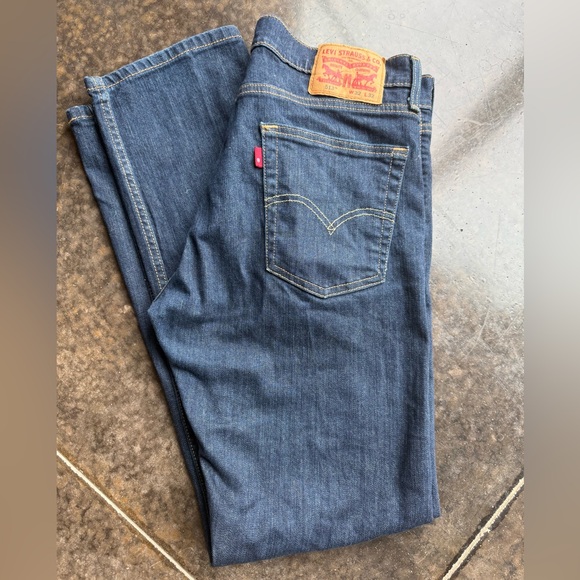 Levi’s 513 NWOT 32/32 dark blue denim, 98%cotton, 2% elastane. Bottom leg 7.5” - Picture 6 of 15